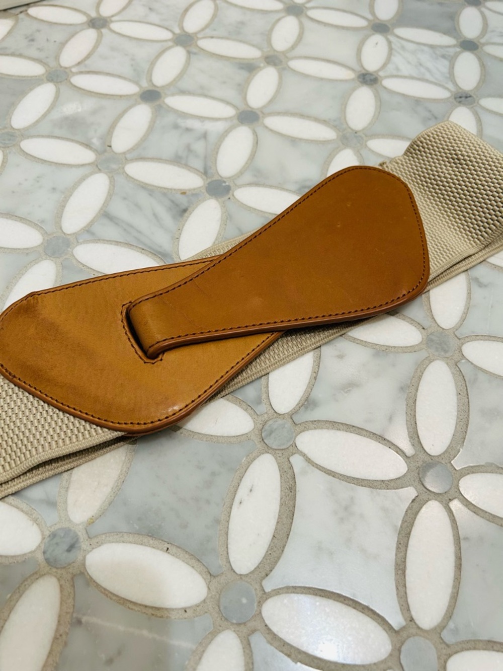 Anthropologie Beige Elastic Belt Wide With Interlocking Cognac Leather Size M - Picture 5 of 7